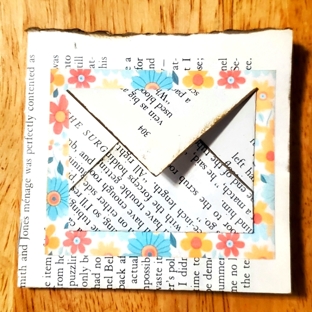 😀 HAND CRAFTED bookpage folio with ephemera